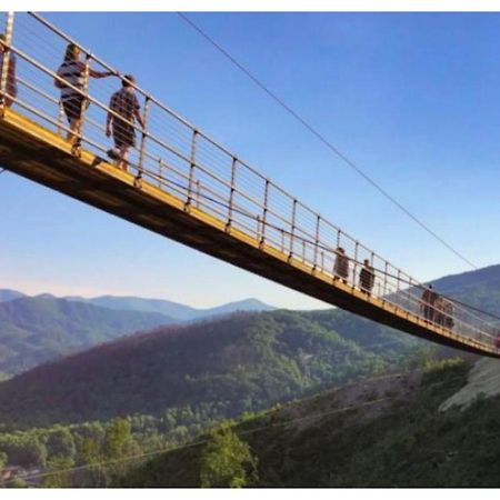 Wow Views!!-Mountain Escape-Outdoor Pool-Close To Downtown-Wifi-Cable-Private Balcony Gatlinburg Exteriér fotografie