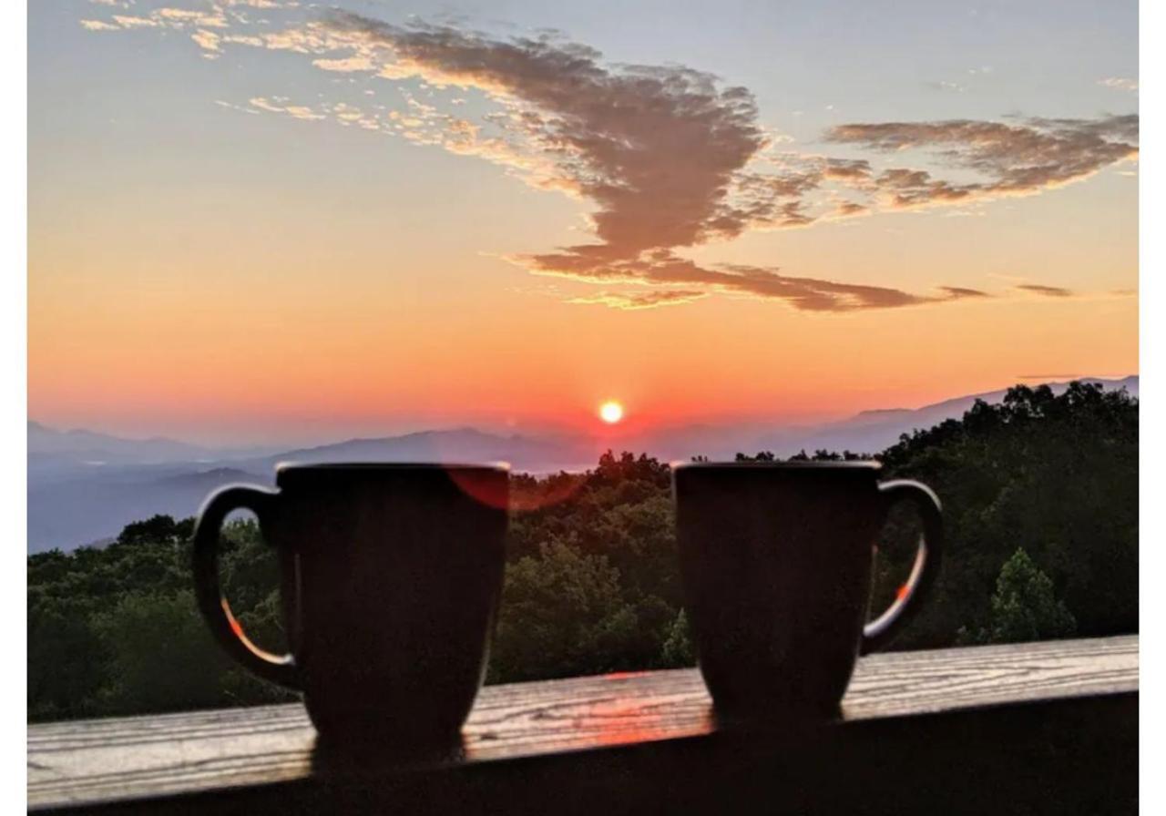 Wow Views!!-Mountain Escape-Outdoor Pool-Close To Downtown-Wifi-Cable-Private Balcony Gatlinburg Exteriér fotografie