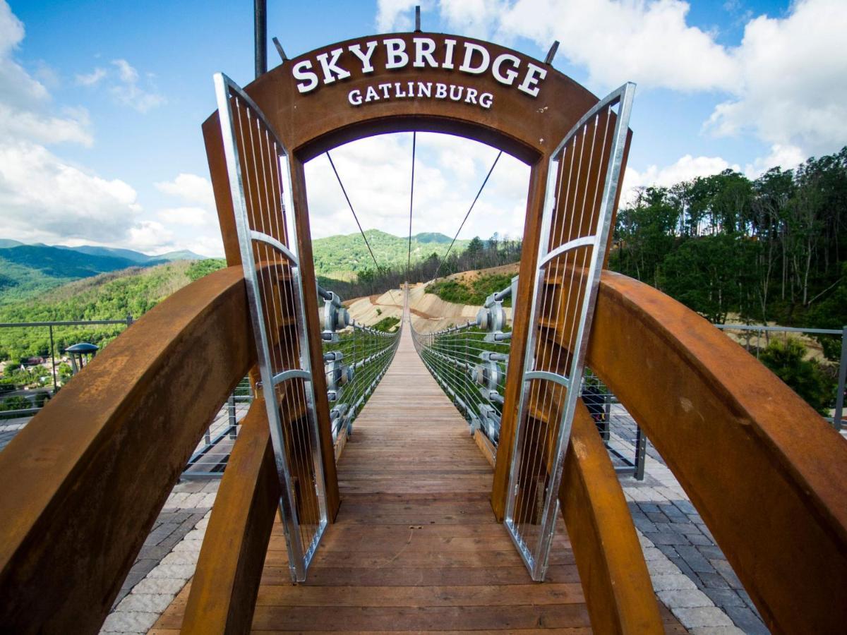 Wow Views!!-Mountain Escape-Outdoor Pool-Close To Downtown-Wifi-Cable-Private Balcony Gatlinburg Exteriér fotografie